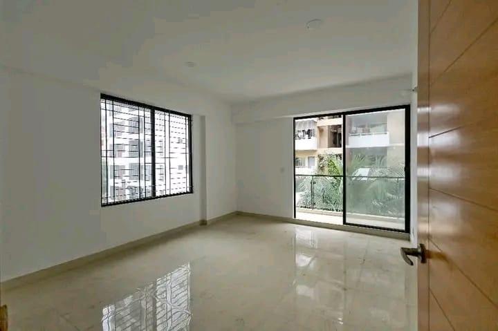 Luxury 4-Bedroom Apartment in Dakshin Banasree Block-A